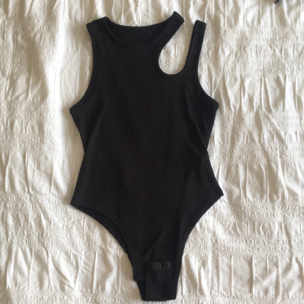 Ribbed asymmetric leotard